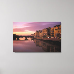 Brücken über den Arno-Fluss bei Sonnenuntergang, Leinwanddruck