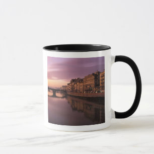 Brücken über den Arno-Fluss bei Sonnenuntergang, Tasse