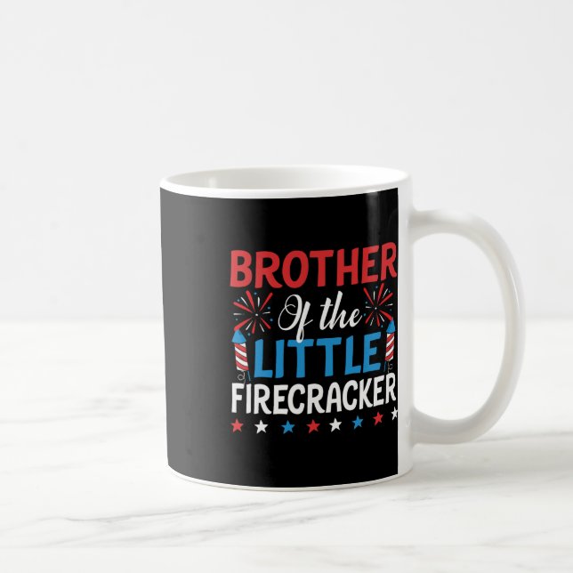 Bruder des kleinen Firecracker Shirts 4. Juli Kaffeetasse (Rechts)