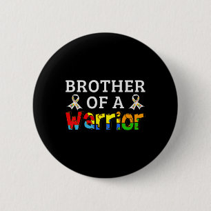 Bruder einer Kriegerfamilie unterstützt das Bewuss Button