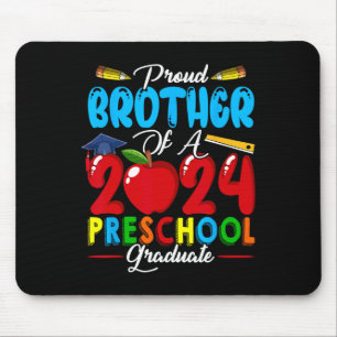 Bruder eines Familienkids im Vorschulalter 2024 L Mousepad