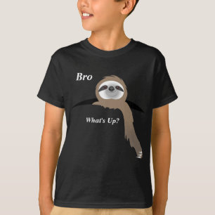 Bruder, was geht Faulpelz hängt außen auf zerrisse T-Shirt