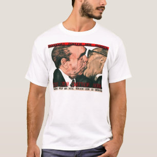 Brüderlicher Kuss T-Shirt