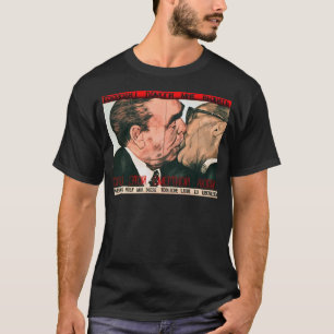 Brüderlicher Kuss T-Shirt