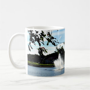 Brunnen auf der Tasse des Sees