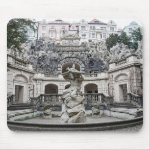 Brunnen mit Neptun-Statue in Prag Mousepad