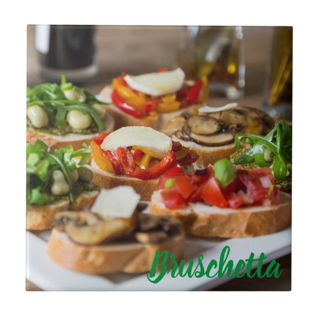 Bruschetta Antipasti mit Bohnen und Arugula, Fliese (Vorderseite)