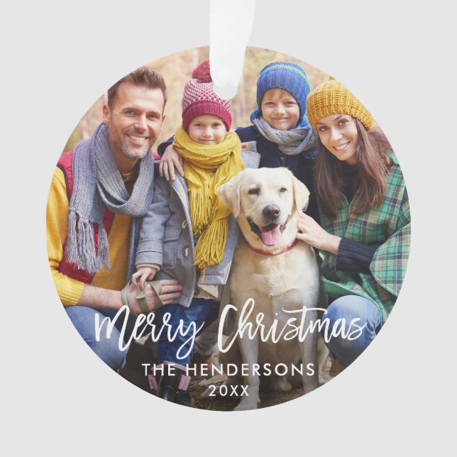 Brush Script Frohe Weihnachts-Foto Red Back Ornament (Vorderseite)