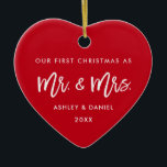 Brush Script Red First Christmas | Foto zurück Keramik Ornament<br><div class="desc">Modern Brush Script Unsere ersten Weihnachten als Mr. und Mrs. Red Heart Ornament - Foto Back</div>