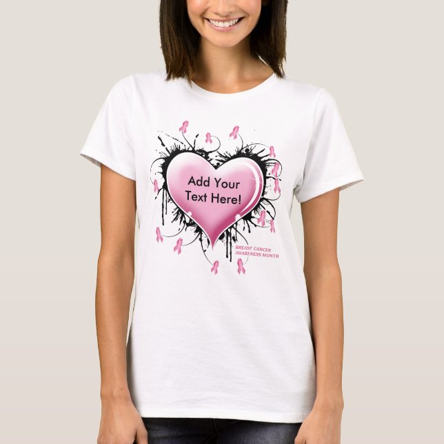 Brustkrebs-Tätowierungs-Herz - kundengebundener T-Shirt (Vorderseite)