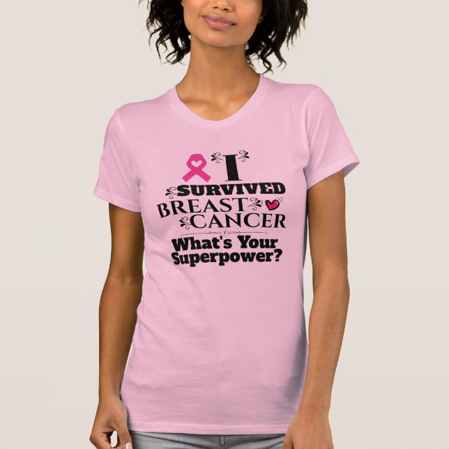 Brustkrebs-Überlebende rosa Bandbreitenschrift Her T-Shirt (Vorderseite)