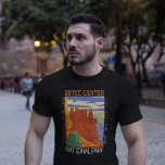 Bryce Canyon Nationalpark Utah Distressed T-Shirt<br><div class="desc">Bryce Canyon Vektorgrafik Design. Der Park ist ein weitläufiges Reservat im Süden Utah,  bekannt für die krummfarbenen Hoodoos,  die aus spitzenförmigen Felsformationen bestehen.</div>
