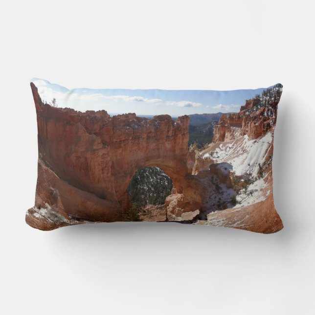 Bryce Canyon Natural Bridge Snowy Landscape Foto Lendenkissen (Vorderseite)