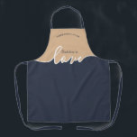 BUBBIE ist Liebe NAVY & TAN Script Schürze<br><div class="desc">Bubbie ist Liebe NAVY & TAN. Sauberes, modernes Skriptdesign. Es gibt nichts Ähnliches wie die Liebe einer Großmutter. Eine tolle Art zu sagen, ich Liebe Sie Koordinieren Sie mit unserem passenden Challah Teig Cover, den Sie hier finden: https://www.zazzle.com/collections/coordinated_apron_sets-119984004460509285 ÜBER UNSERE CHALLAH DOUGH COVERS: Backenthusiasten: sich ausdrücken und Ihren persönlichen Stil...</div>