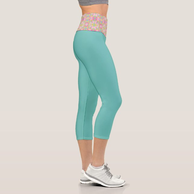 Bubblegum Pink Paint Spritzer Pattern Capri Leggings (Rechts)