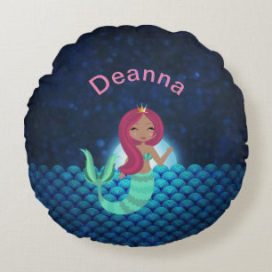 Bubbly Mermaid in Green and Blue in Monlit Ocean Rundes Kissen