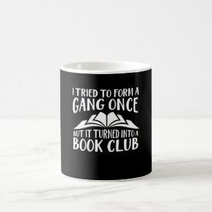 Buch-Liebhaber versuchte die Form-Gruppe, die zu Kaffeetasse