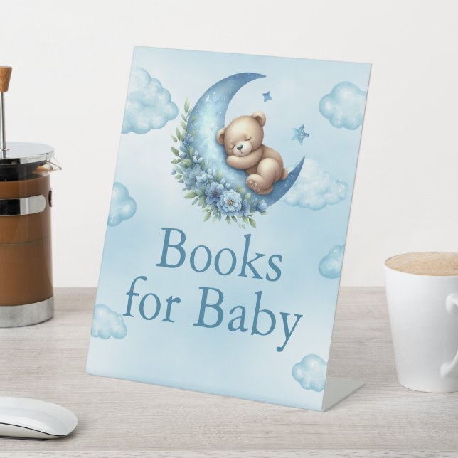 Bücher für den Teddy-Bären über dem Mond Sockelschild (In SItu)