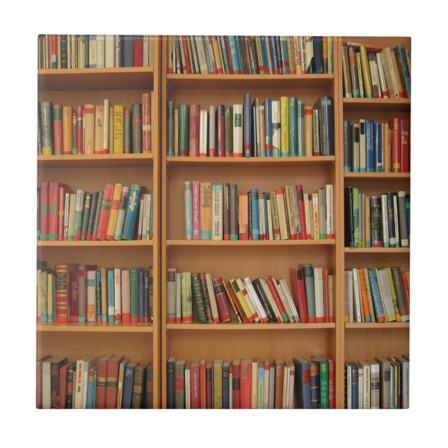 Bücher im Bücherregal Fliese (Vorderseite)