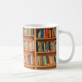 Bücher im Hintergrund der virtuellen Bibliothek Kaffeetasse
