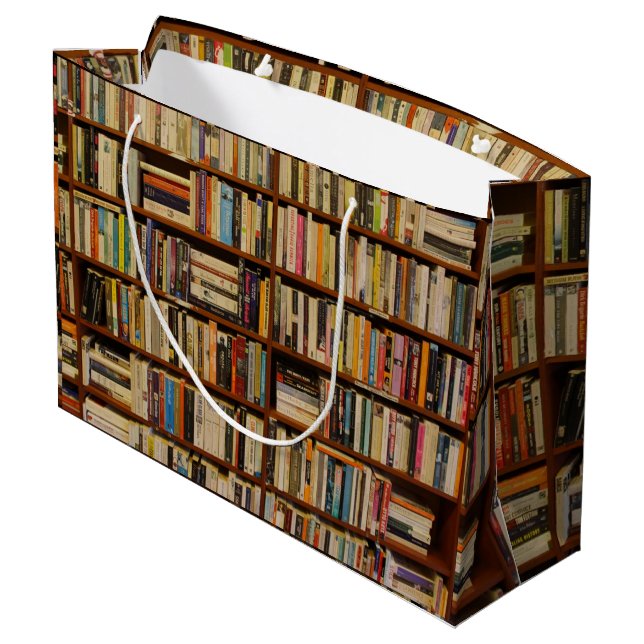 Bücher in der Bibliothek Geschenktasche Große Geschenktüte (Rückseite Schrägansicht)