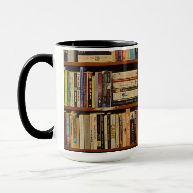 Bücher in der Bibliothek Tasse (Links)