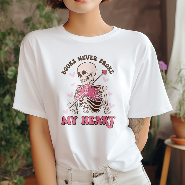Bücher zerstören nie mein Herz gegen Valentine T-Shirt (Von Creator hochgeladen)