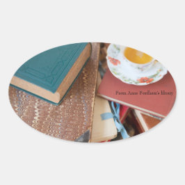 Bücherhalle mit Tee Ovaler Aufkleber