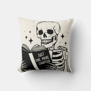 Bücherliebhaber Nur noch ein Kapitel Skelett Kissen