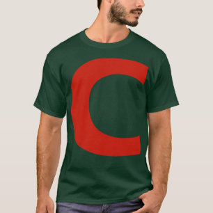 Buchstabe c in der minimalen Typografie des roten T-Shirt