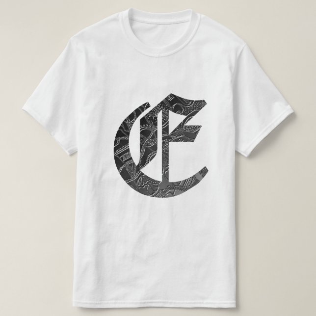 Buchstabe "E" im gotischen Stil T-Shirt (Design vorne)