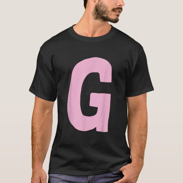 Buchstabe G groß und fett in Rosa T-Shirt (Vorderseite)