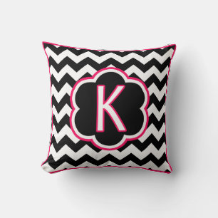 Buchstabe K Schwarz-Weiß Chevron Monogramm Kissen