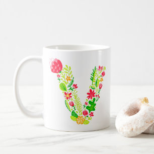 Buchstabe V in Blume Kaffeezubereitung Tasse
