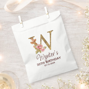 Buchstabe W Gold Monogramm Rosarote Rosen Geschenktütchen