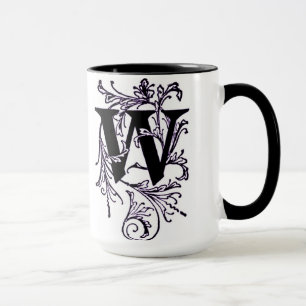 Buchstabe 'W' umgeben von lila Reben - Tasse
