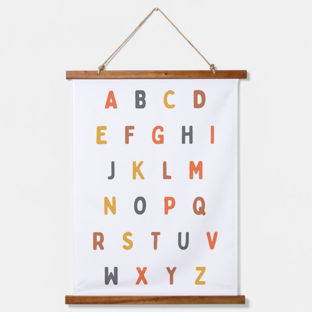Buchstaben. Wandteppich mit Holzrahmen (Vorderseite)