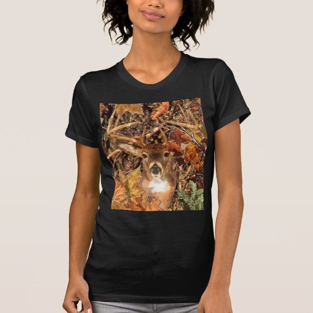 Bucht in Camouflage Weißer Schwanz Hirsch T-Shirt (Vorderseite)