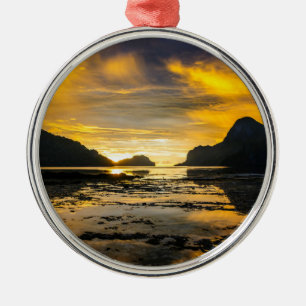 Bucht von El Nido bei Sonnenuntergang Ornament Aus Metall