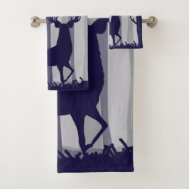 Buck Deer Foggy Forest Scene Badhandtuch Set