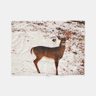 Buck Deer im Schnee Fleecedecke
