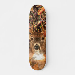Buckel in Herbst Camouflage Weißer Schwanz Hirsch Skateboard