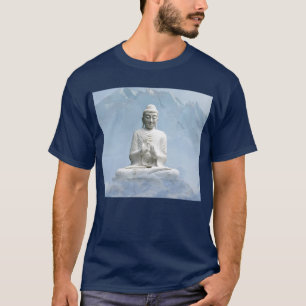 Buddha in den Bergen über den Wolken T-Shirt