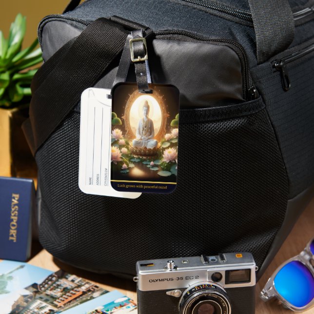 Buddha in einem friedlichen Lotusgarten Gepäckanhänger (Vorderseite & Rückseite)