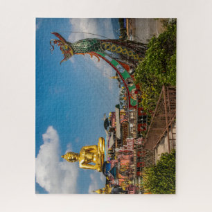 Buddha-Statue auf dem Schiff auf dem Mekhong-Fluss