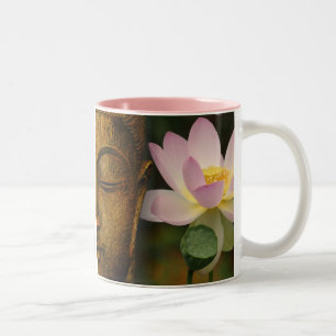 Buddha und Blume Zweifarbige Tasse