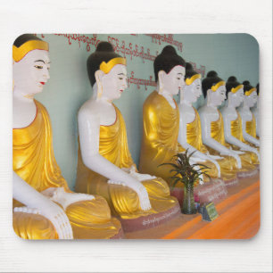 Buddhistische Statuen in Umin Thounzeh Mousepad