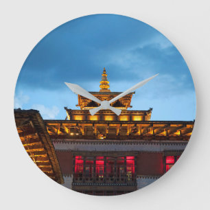 Buddhistischer Dzong-Dom Große Wanduhr