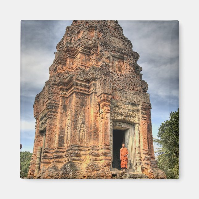 Buddhistischer Mönch, der vor der Tür stehend ist Magnet (Vorne)
