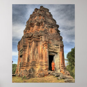 Buddhistischer Mönch steht im Eingangsbereich eine Poster